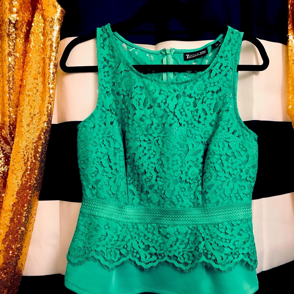 7th Avenue New York & Company Green sleeveless lace top